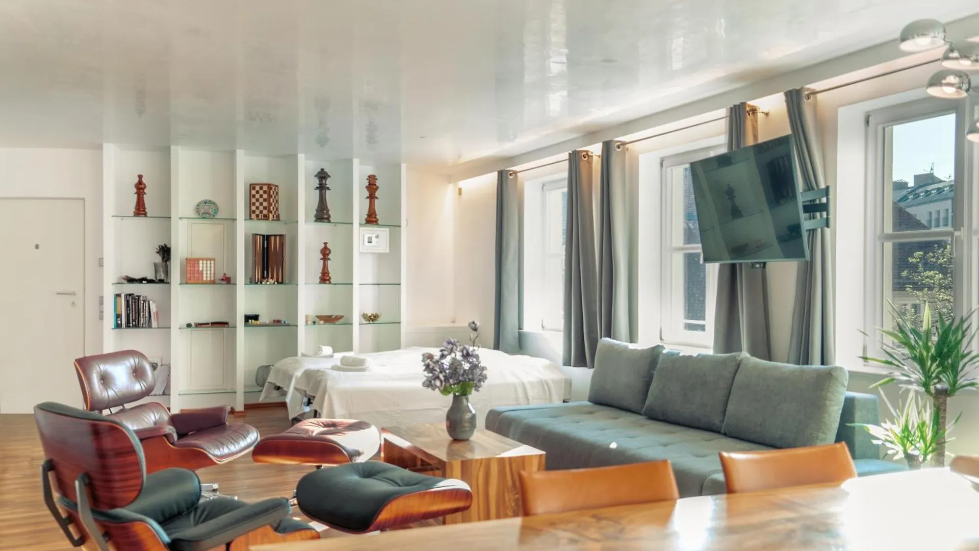 Munich Most Central Holiday Apartment 90M2 - 969 Sq Ft Of Luxury Niemcy