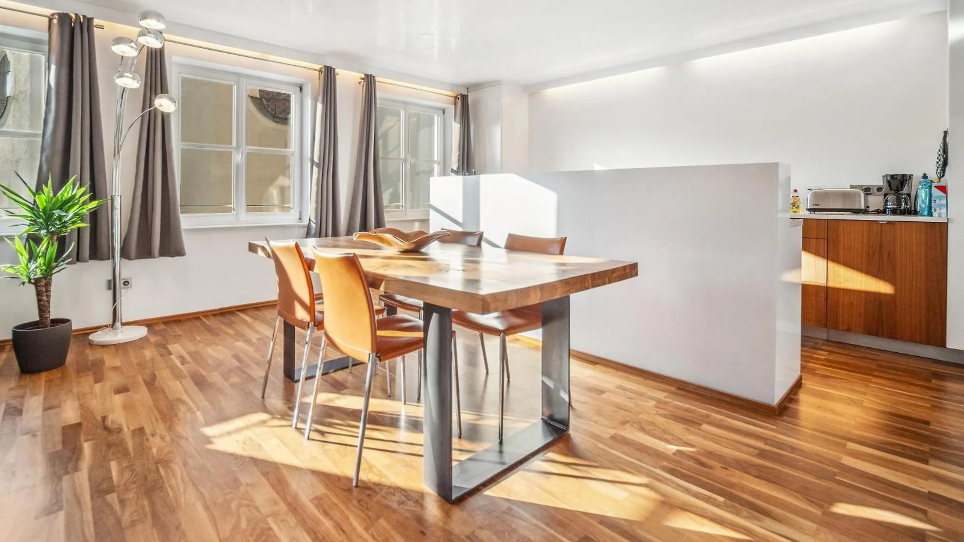 Munich Most Central Holiday Apartment 90M2 - 969 Sq Ft Of Luxury Niemcy