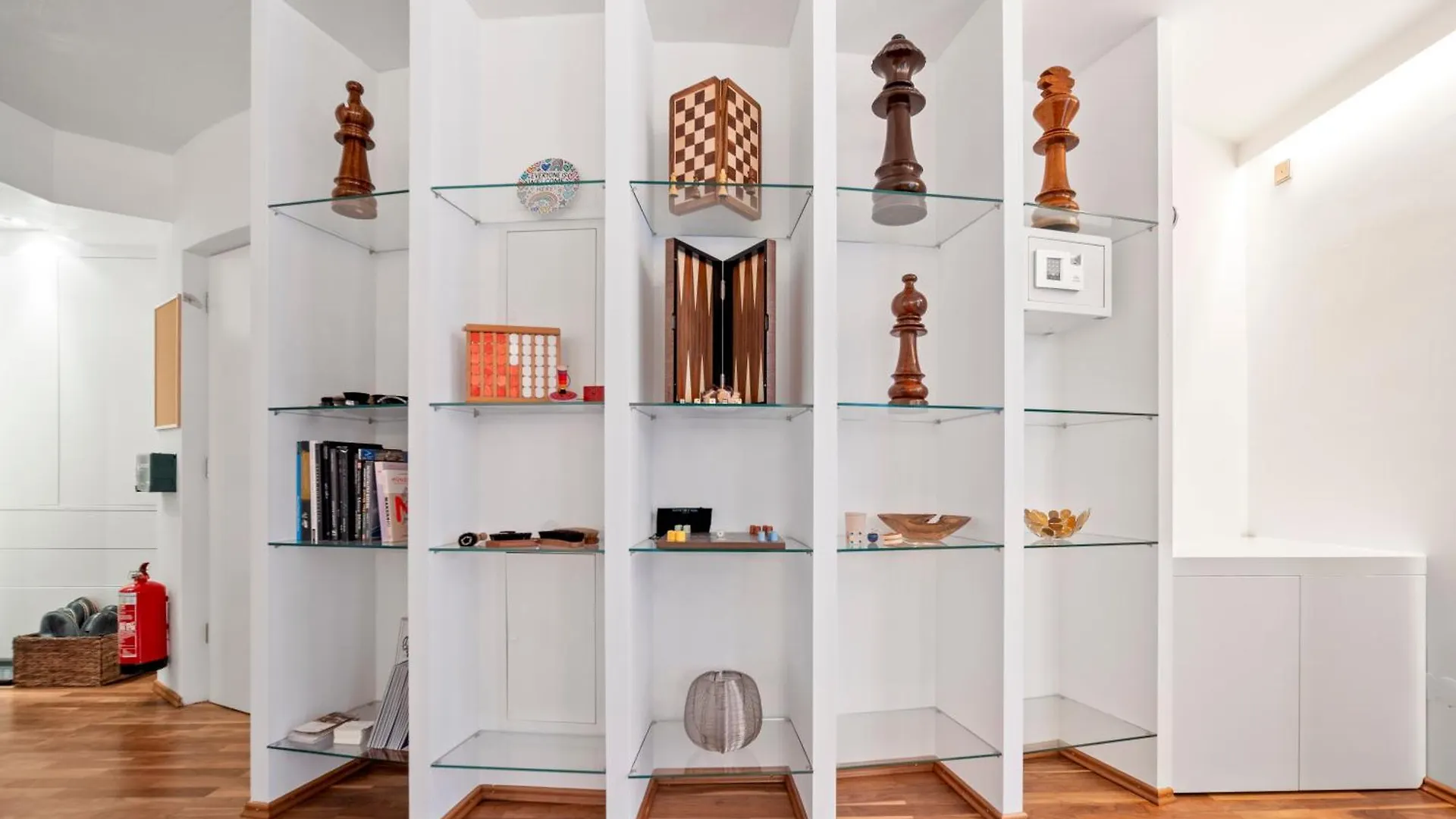 Munich Most Central Holiday Apartment 90M2 - 969 Sq Ft Of Luxury