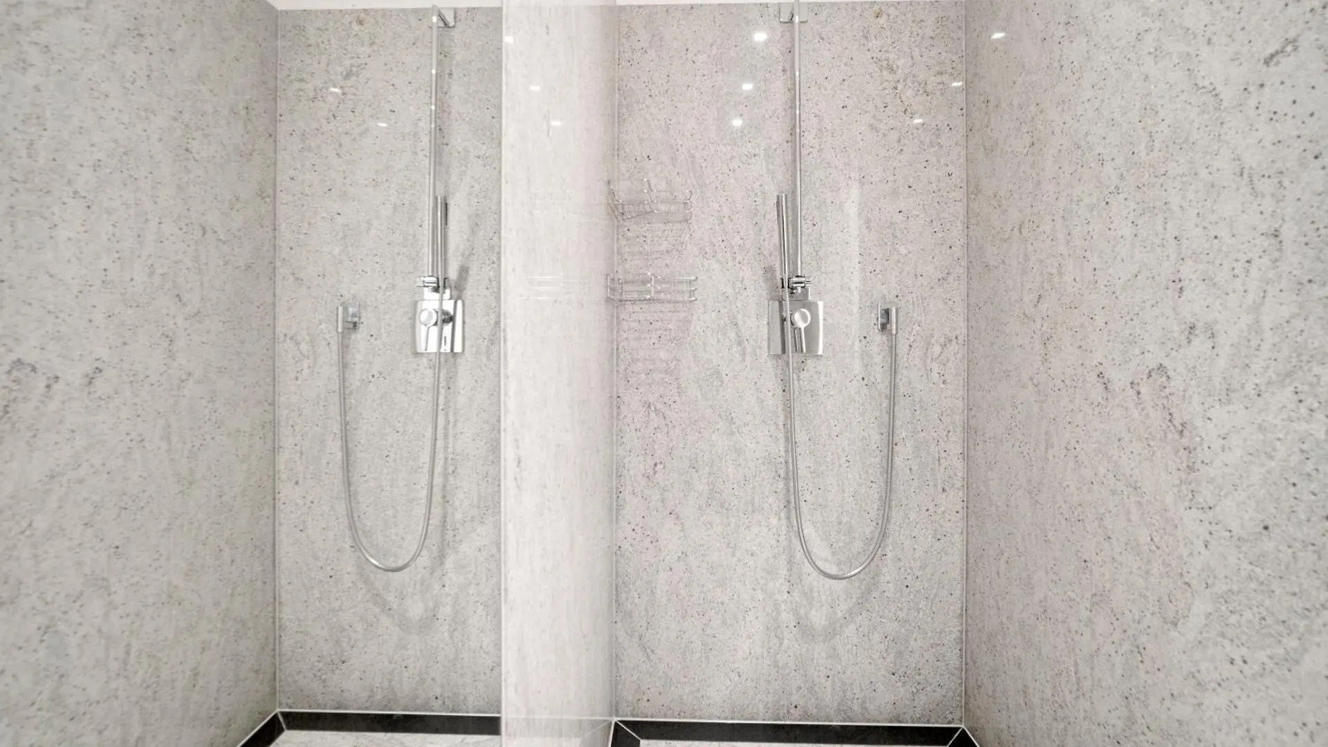 Munich Most Central Holiday Apartment 90M2 - 969 Sq Ft Of Luxury